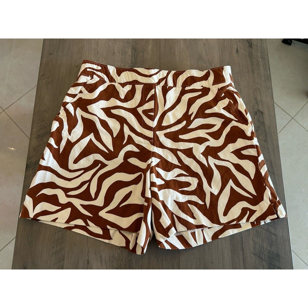 Spanx On-the-Go Printed Shorts Size M Pull On Clay Zebra Printed